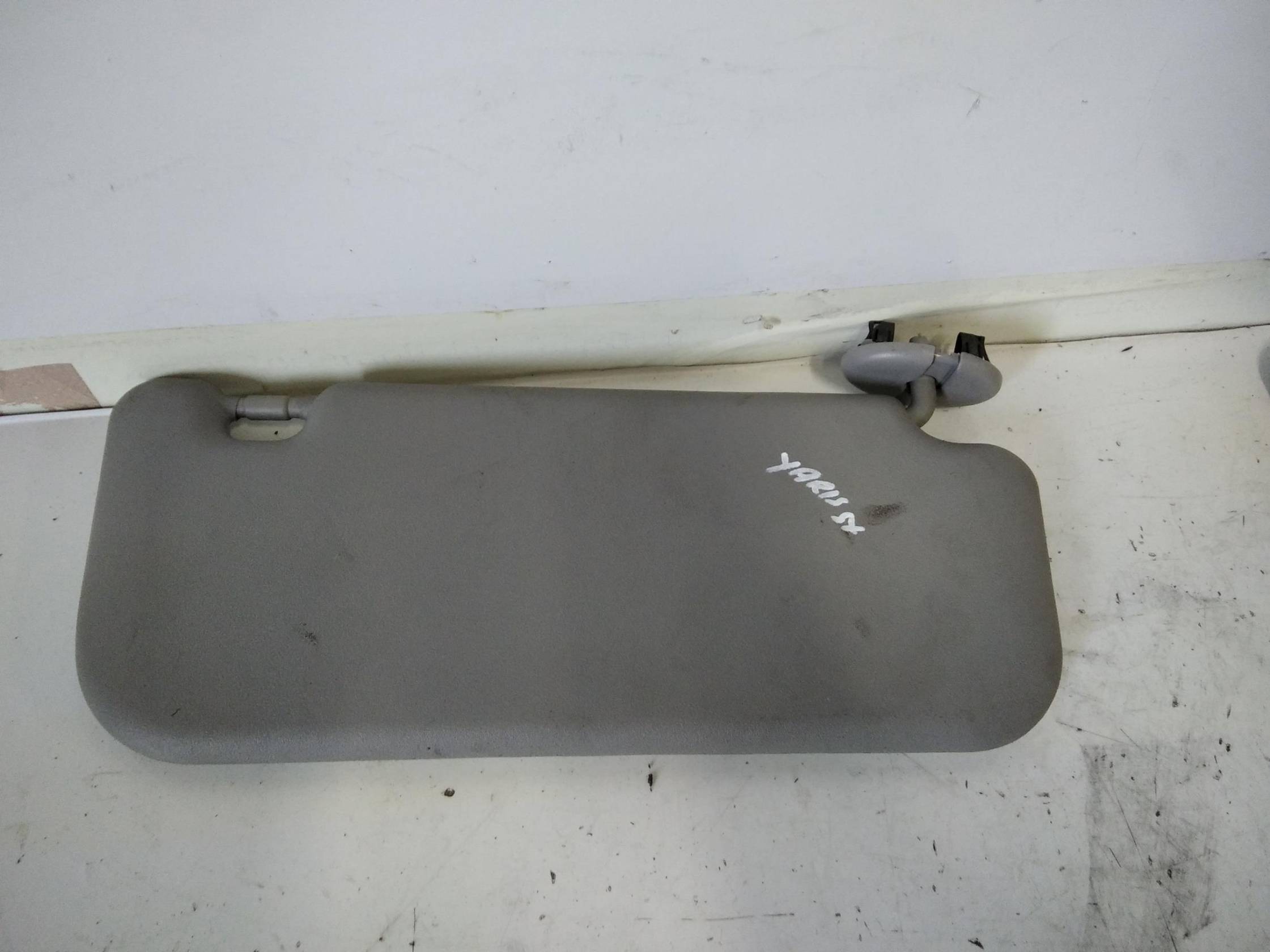 Aletta parasole parabrezza sx.